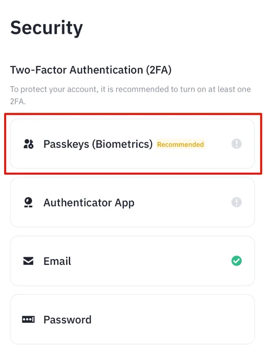 幣安 App 安全性頁面,兩步驟驗證區塊由上到下為 Passkeys (Biometrics) 並標示 Recommended、Authenticator App、Email、Password,第一項以紅框標出